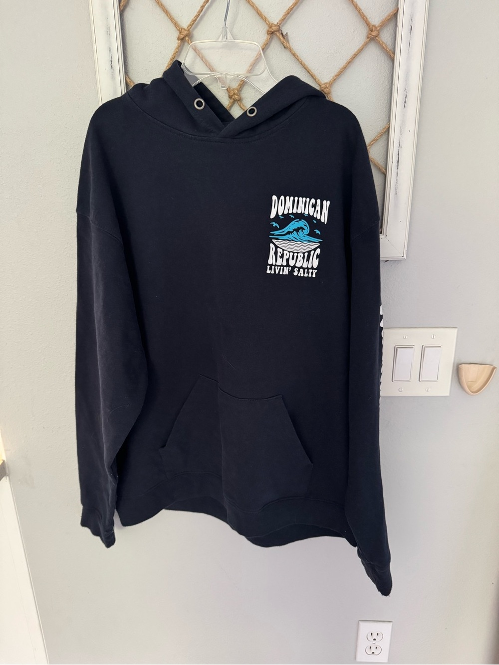 Men's Black Graphic Crewneck Hoodie Sweater - Dominican Republic Wave Design